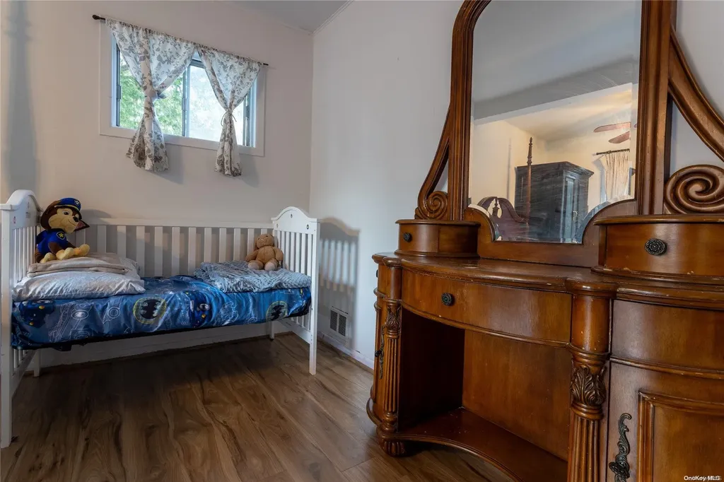10 Wagon Lane E Centereach NY 11720