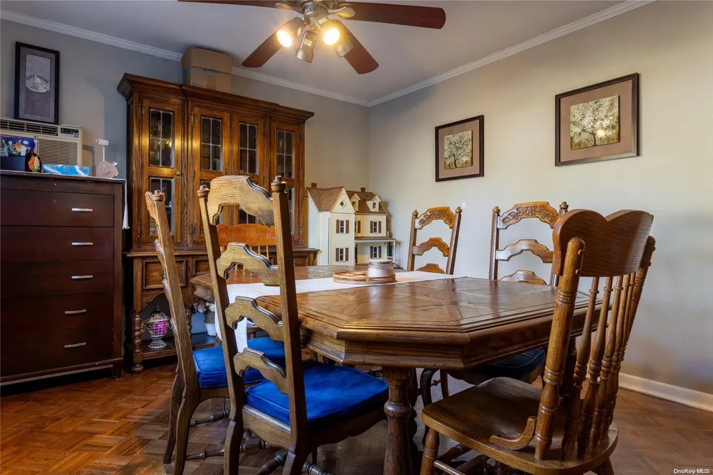 10 Wagon Lane E Centereach NY 11720
