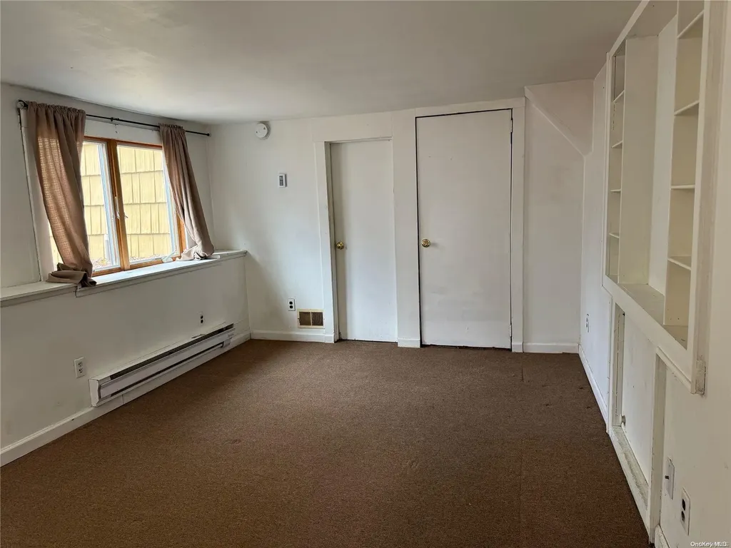 10 Wagon Lane E Centereach NY 11720