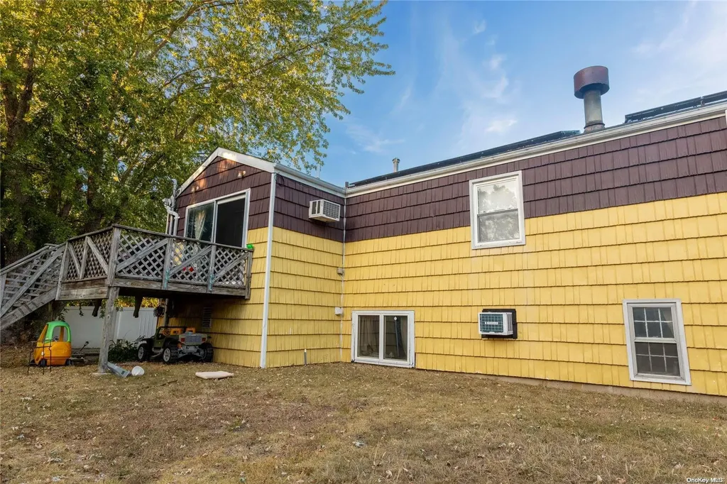 10 Wagon Lane E Centereach NY 11720