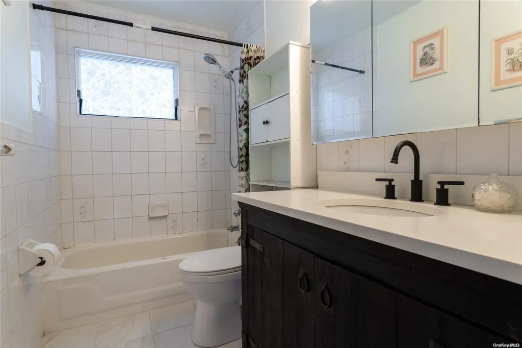 10 Wagon Lane E Centereach NY 11720