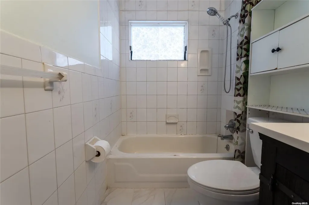 10 Wagon Lane E Centereach NY 11720