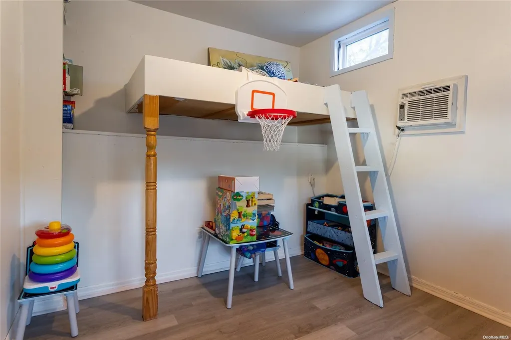 10 Wagon Lane E Centereach NY 11720
