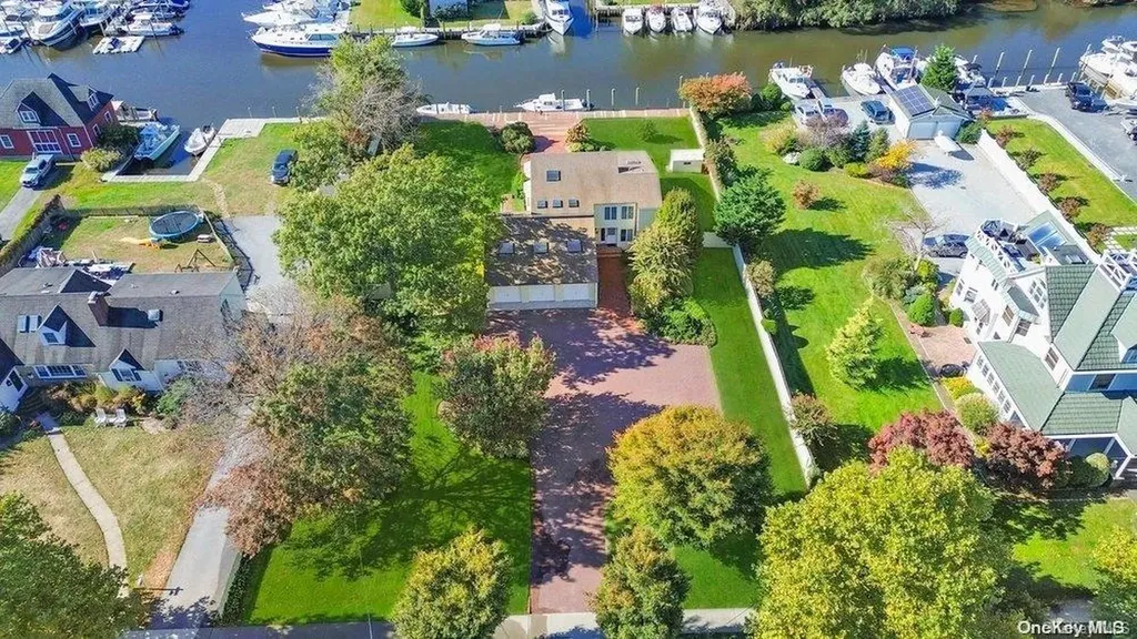 68 Maple Avenue Bay Shore NY 11706
