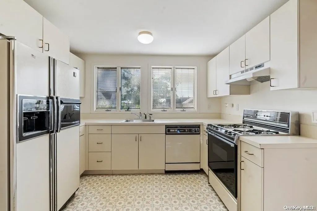 68 Maple Avenue Bay Shore NY 11706