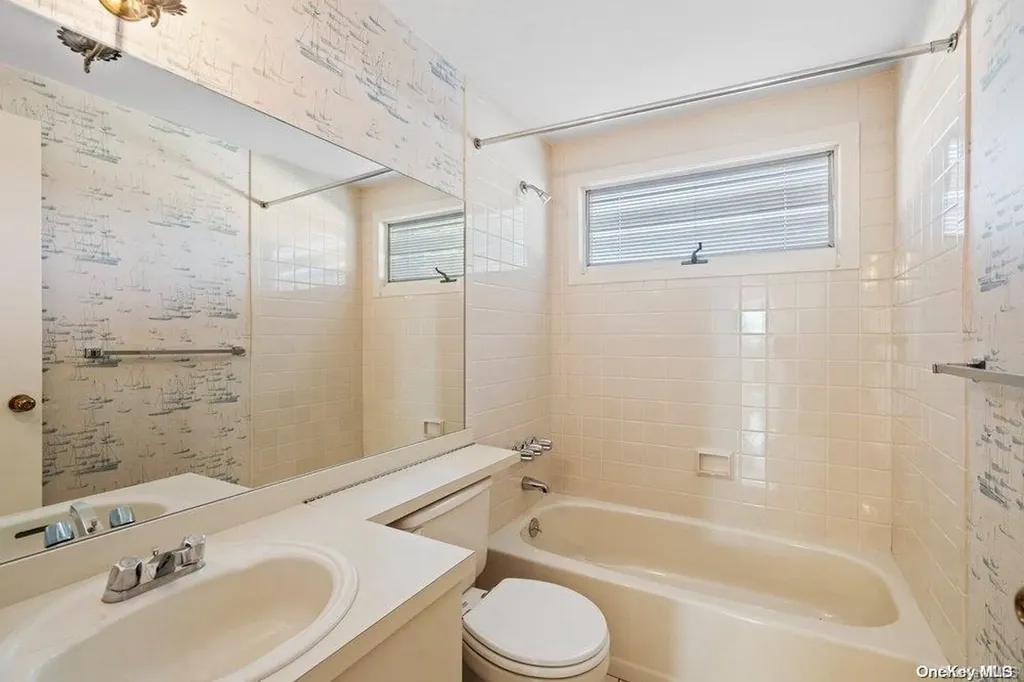 68 Maple Avenue Bay Shore NY 11706