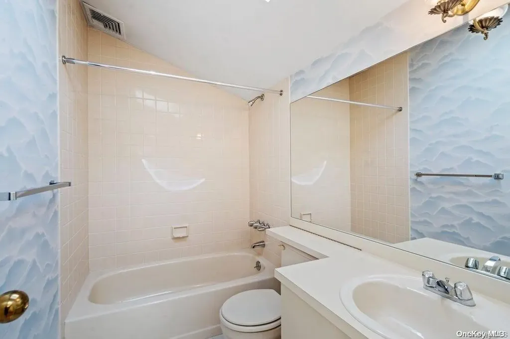68 Maple Avenue Bay Shore NY 11706