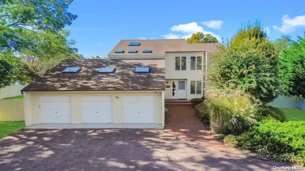 68 Maple Avenue Bay Shore NY 11706