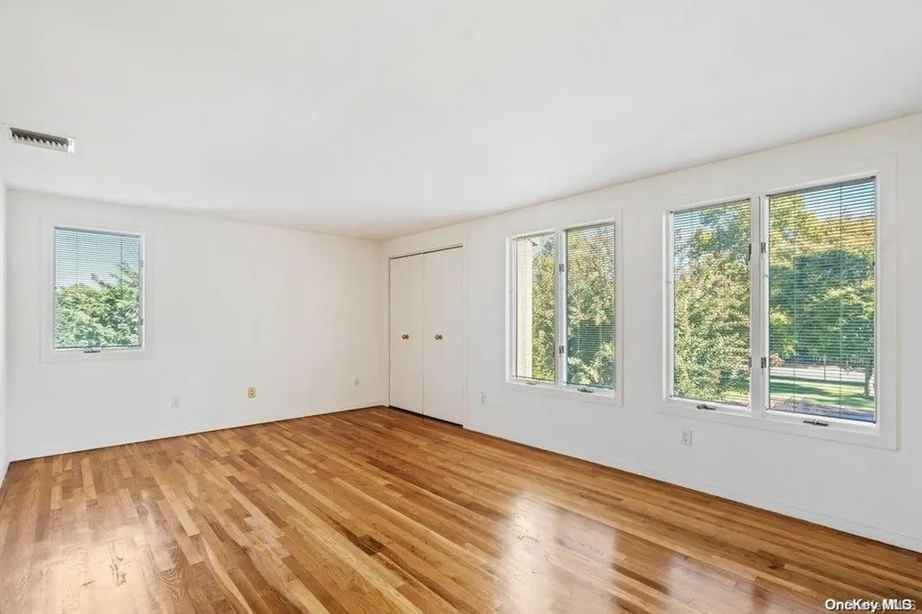 68 Maple Avenue Bay Shore NY 11706
