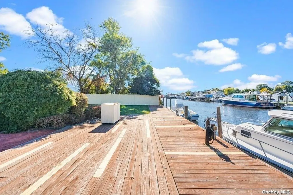 68 Maple Avenue Bay Shore NY 11706