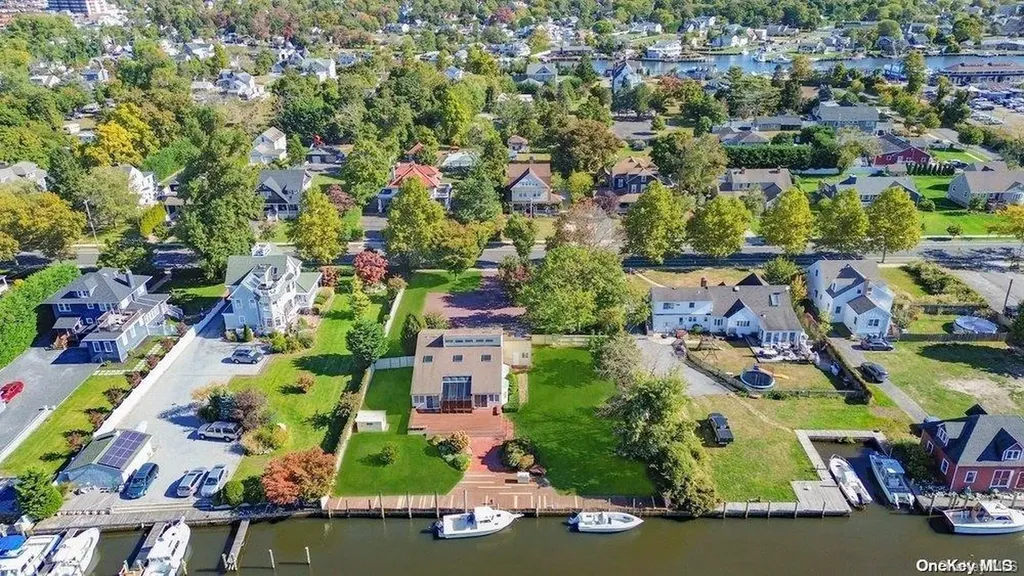 68 Maple Avenue Bay Shore NY 11706