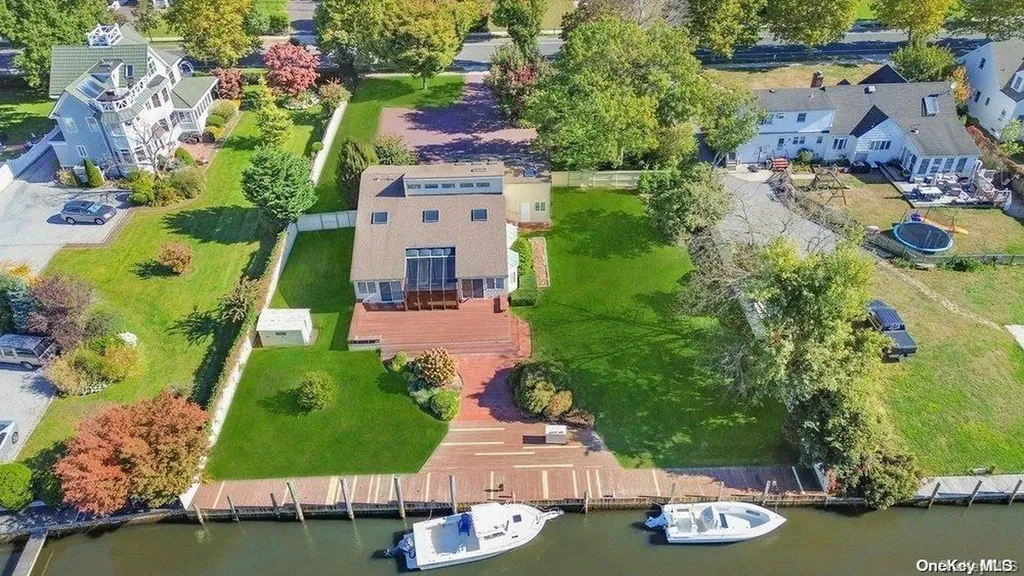 68 Maple Avenue Bay Shore NY 11706