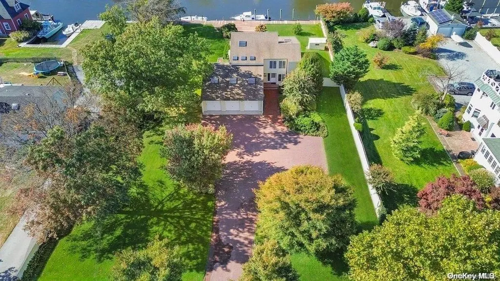 68 Maple Avenue Bay Shore NY 11706