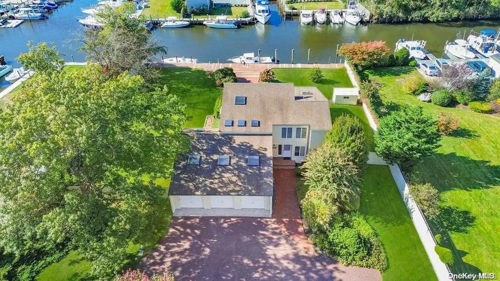 68 Maple Avenue Bay Shore NY 11706