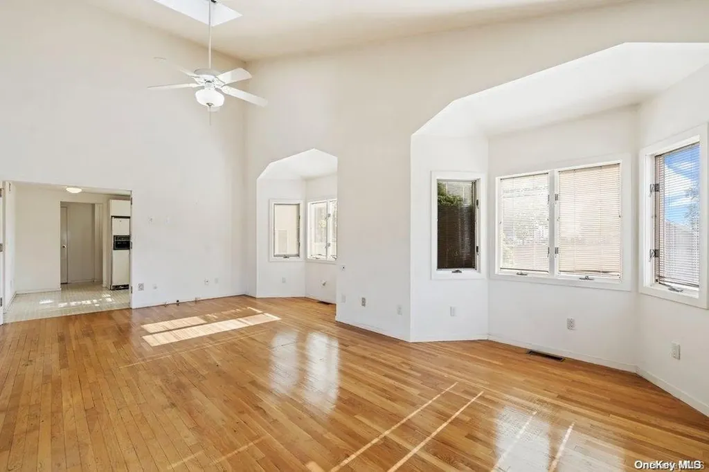 68 Maple Avenue Bay Shore NY 11706