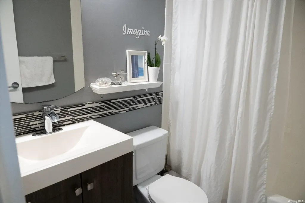 143-50 Barclay Avenue Flushing NY 11355