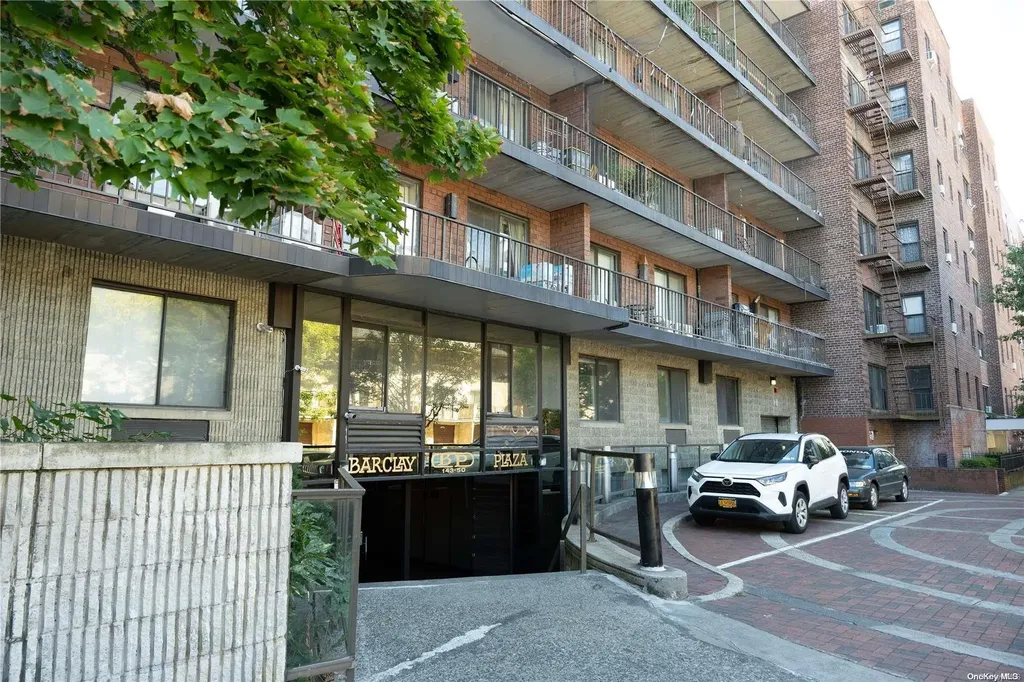 143-50 Barclay Avenue Flushing NY 11355