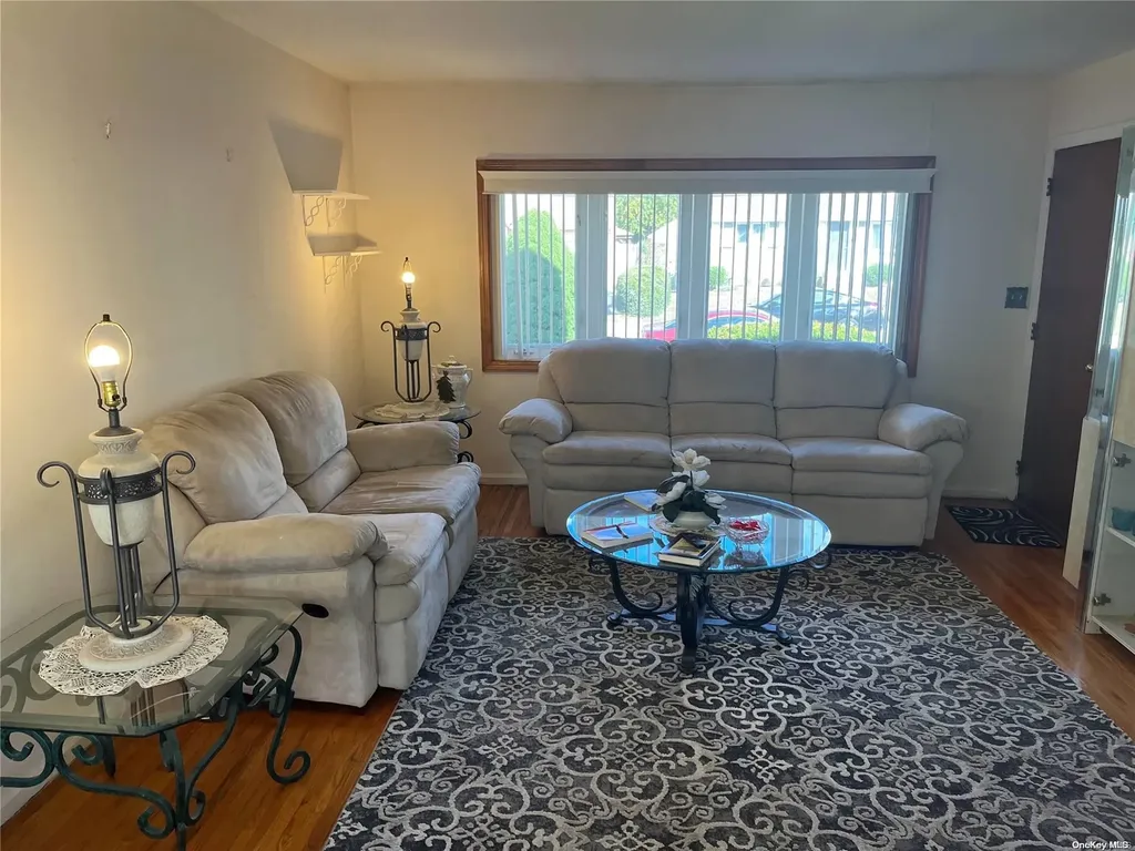 496 Morris Drive Valley Stream NY 11580