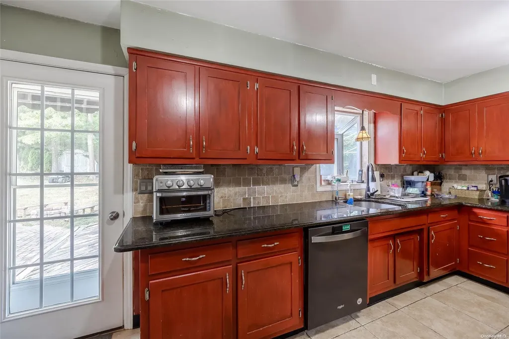 103 Hallock Lane Rocky Point NY 11778