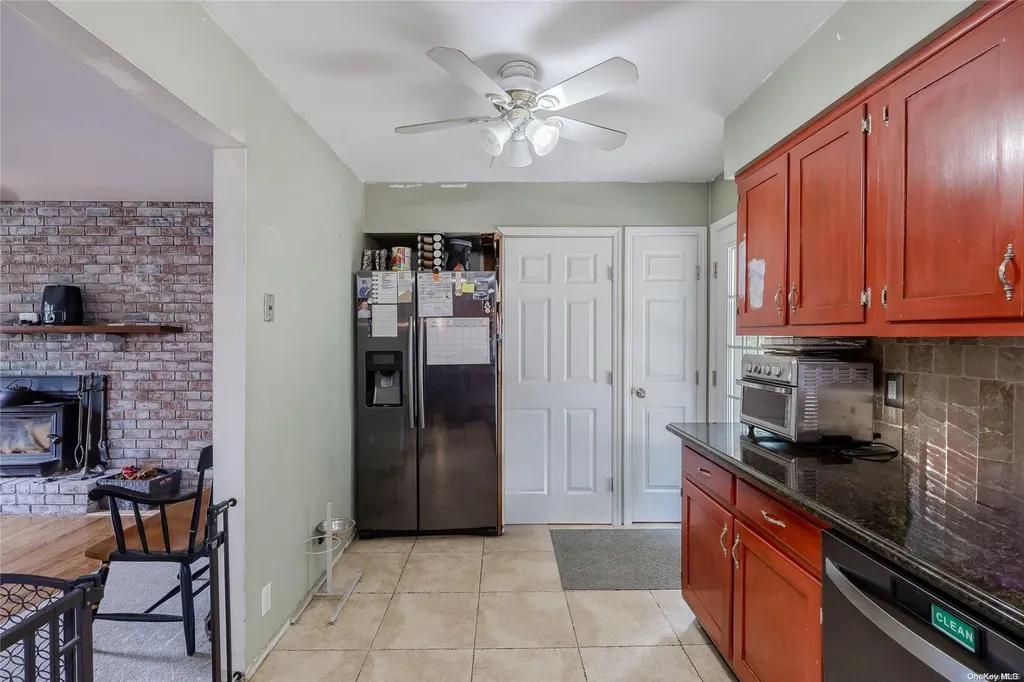 103 Hallock Lane Rocky Point NY 11778