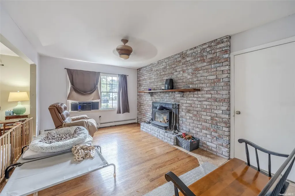 103 Hallock Lane Rocky Point NY 11778