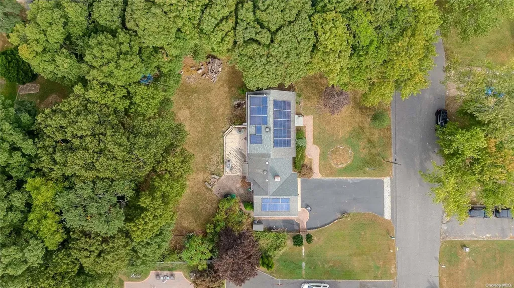 103 Hallock Lane Rocky Point NY 11778