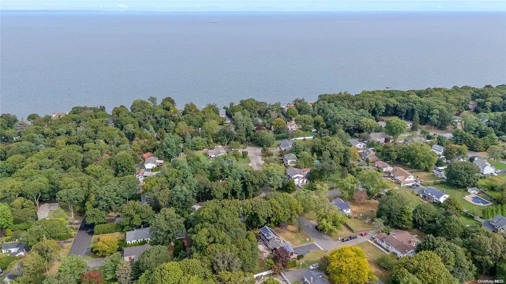 103 Hallock Lane Rocky Point NY 11778