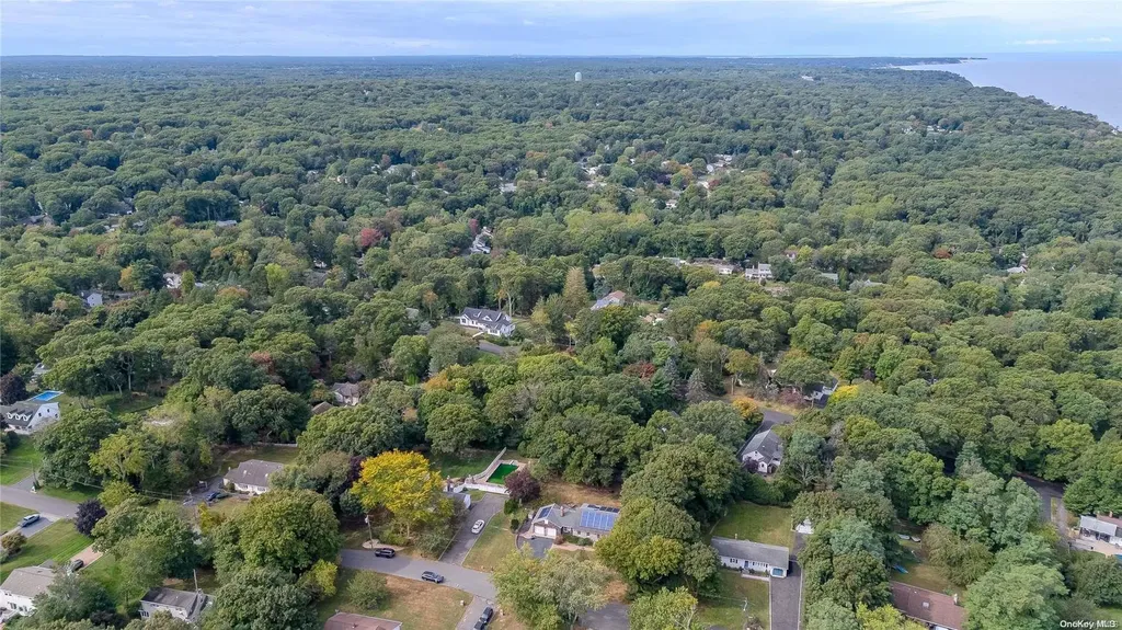 103 Hallock Lane Rocky Point NY 11778