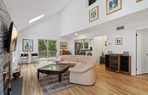 11 Gunpowder Lane East Hampton NY 11937