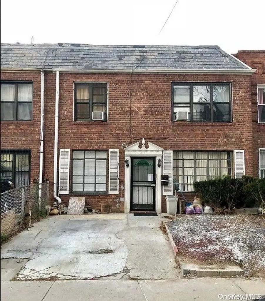132-25 Avery Avenue Flushing NY 11355