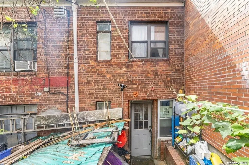 132-25 Avery Avenue Flushing NY 11355