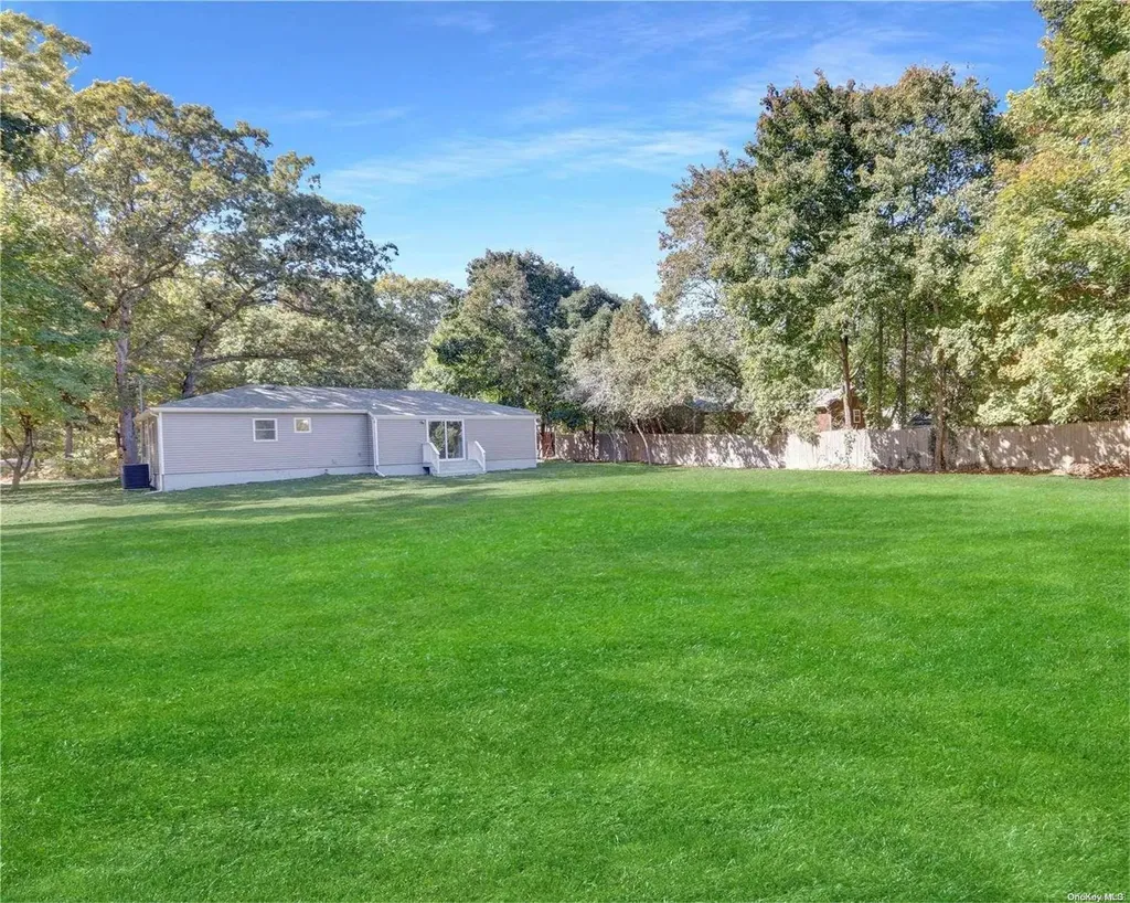 9 Old Saddle Road Ridge NY 11961