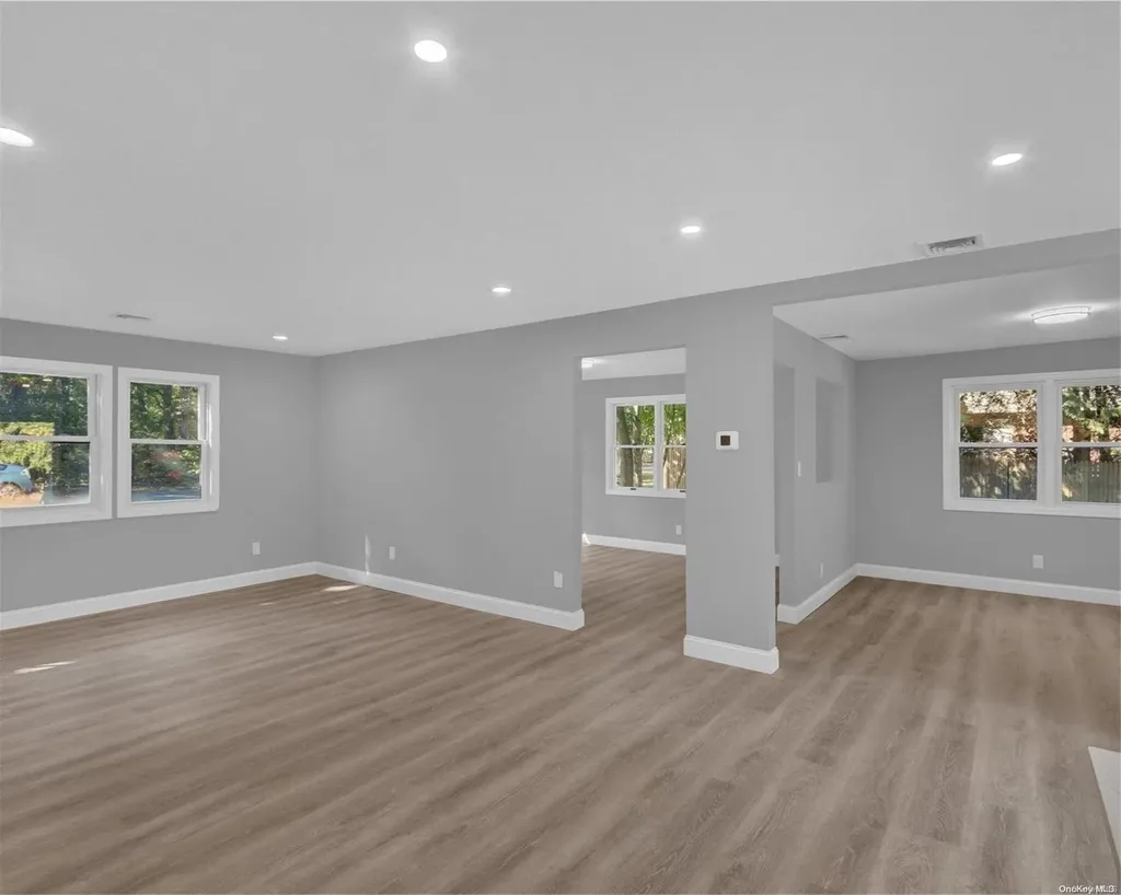 9 Old Saddle Road Ridge NY 11961