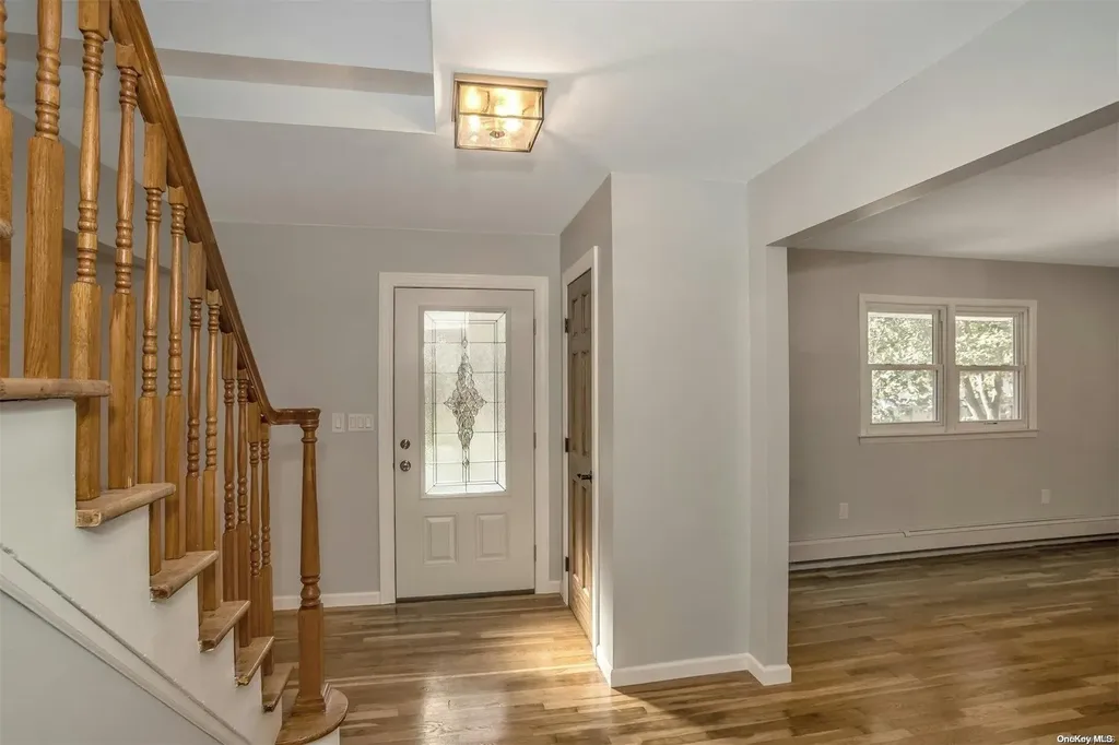 60 Sheryl Crescent Smithtown NY 11787