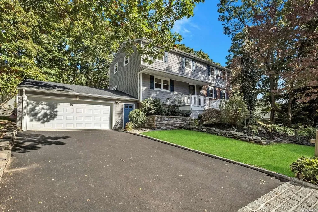 60 Sheryl Crescent Smithtown NY 11787