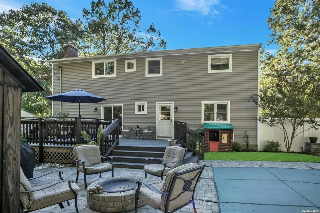 60 Sheryl Crescent Smithtown NY 11787