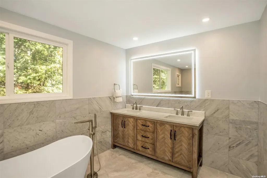 60 Sheryl Crescent Smithtown NY 11787