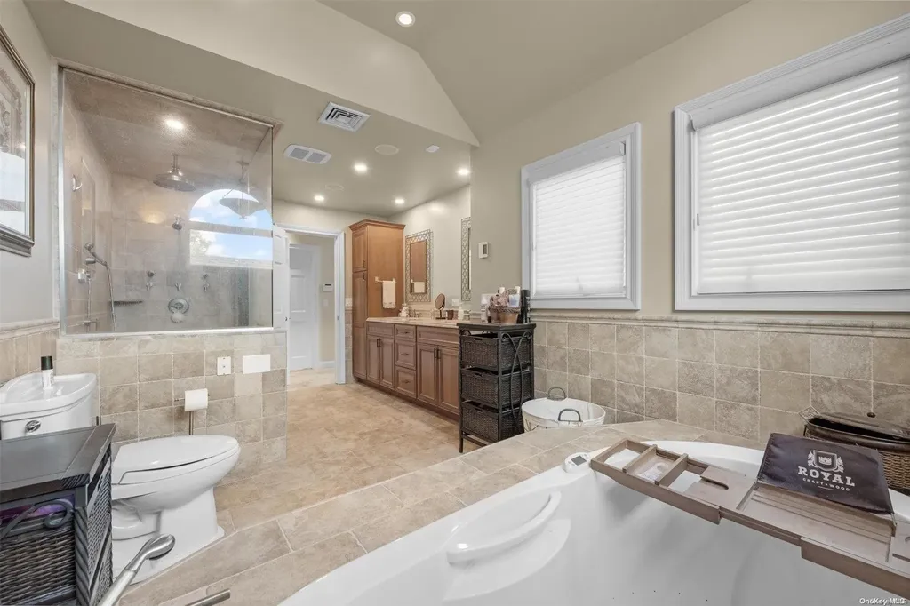 7 Coconut Drive Commack NY 11725