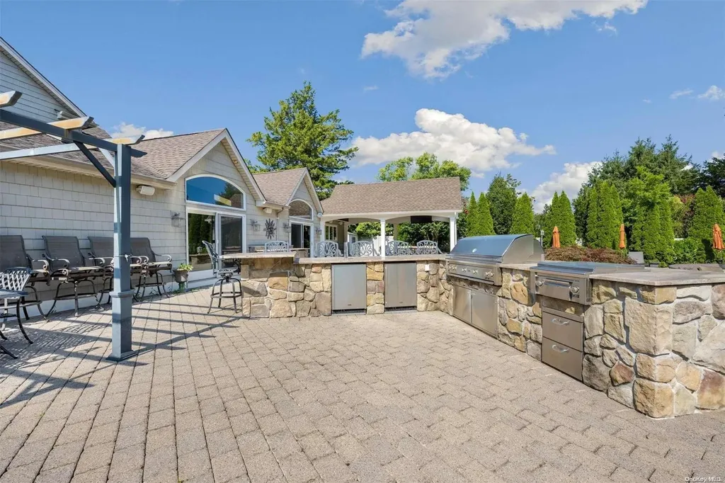 7 Coconut Drive Commack NY 11725