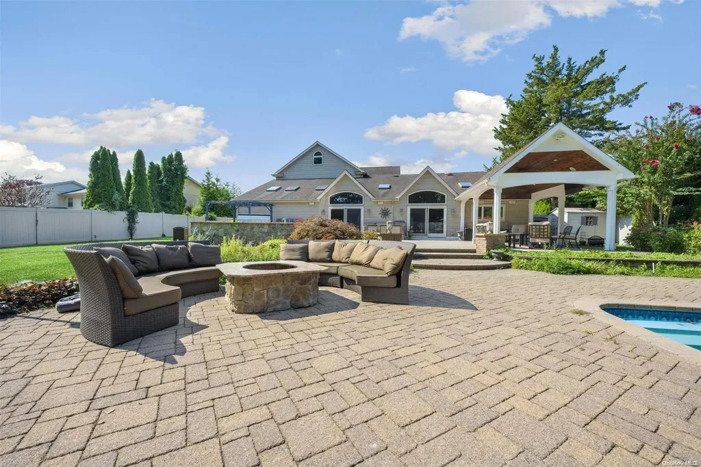 7 Coconut Drive Commack NY 11725