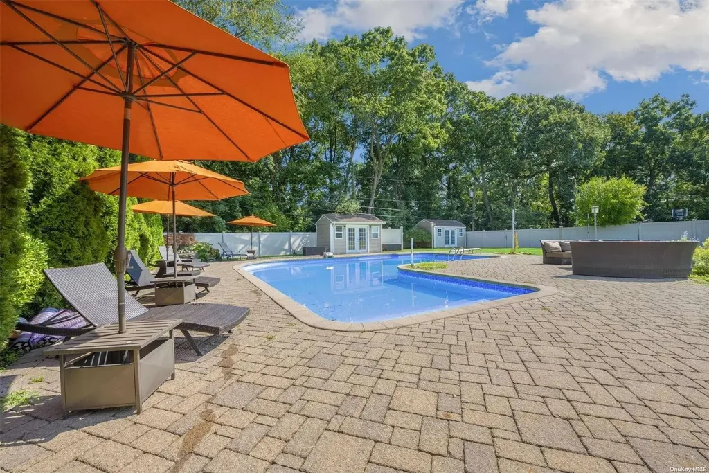 7 Coconut Drive Commack NY 11725