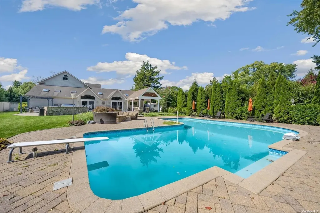 7 Coconut Drive Commack NY 11725