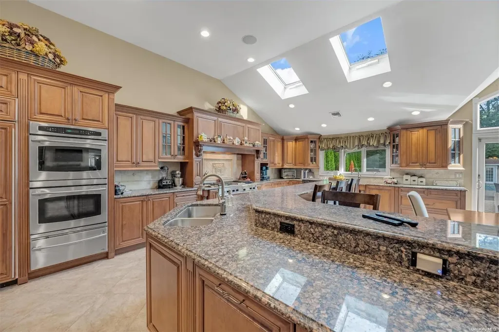 7 Coconut Drive Commack NY 11725