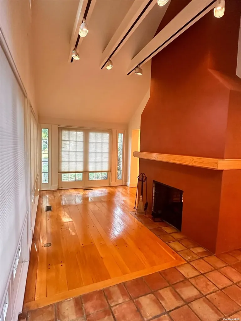 15 Carlton Road Great Neck NY 11021