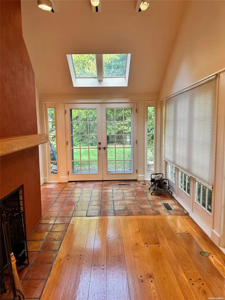 15 Carlton Road Great Neck NY 11021