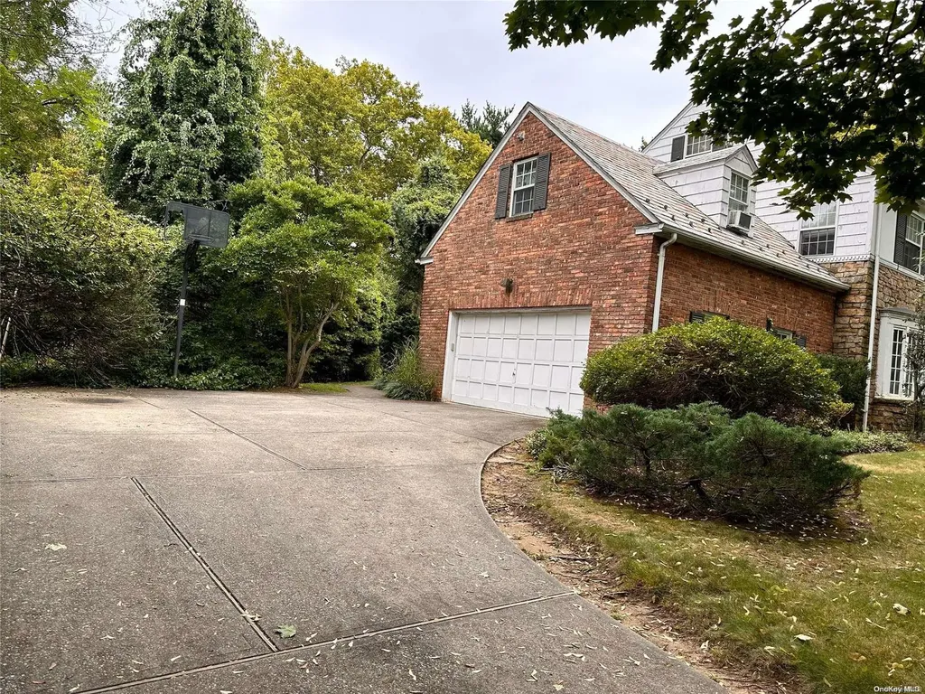 15 Carlton Road Great Neck NY 11021