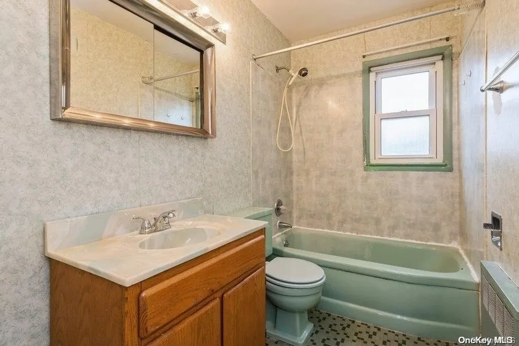 10 Robert Court Bethpage NY 11714