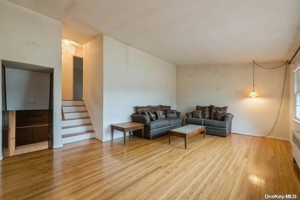 10 Robert Court Bethpage NY 11714