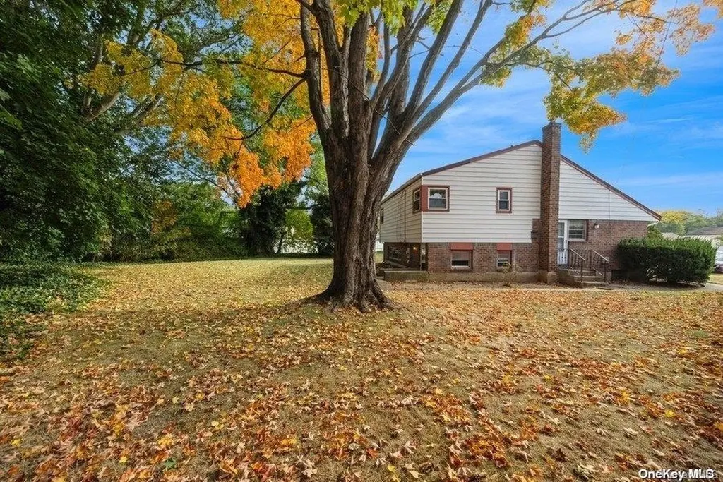 10 Robert Court Bethpage NY 11714