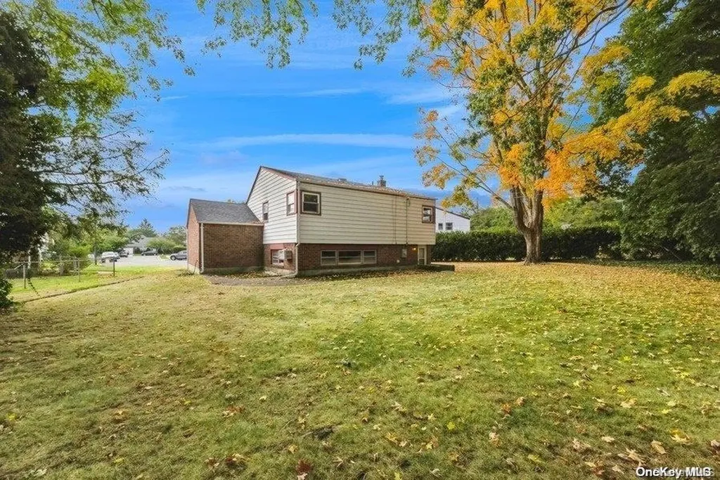 10 Robert Court Bethpage NY 11714